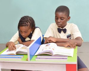 Citytop students reading.