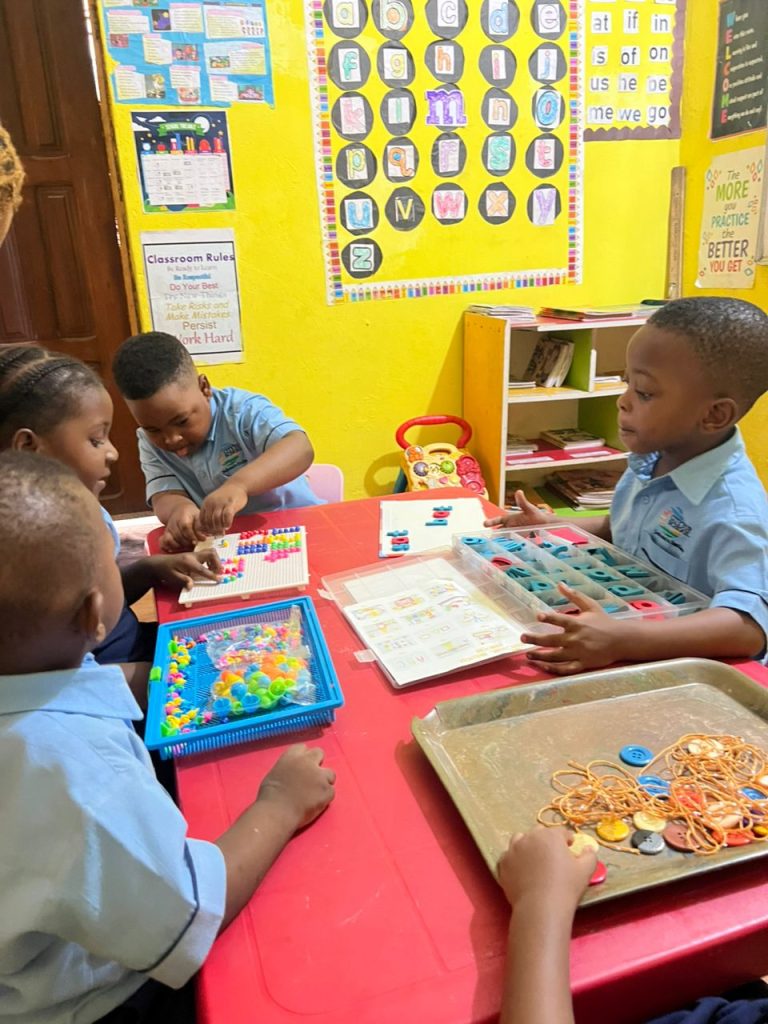 Creative arts class at Citytopschool SUmmer program